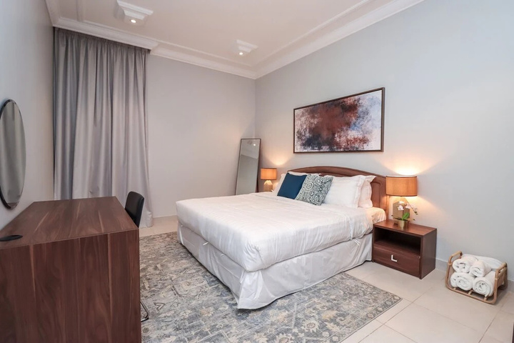 Room 4 of 13