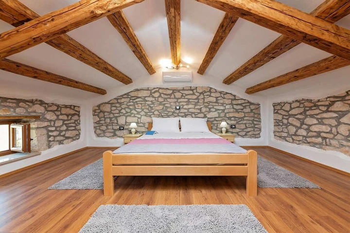 Room 3 of 19