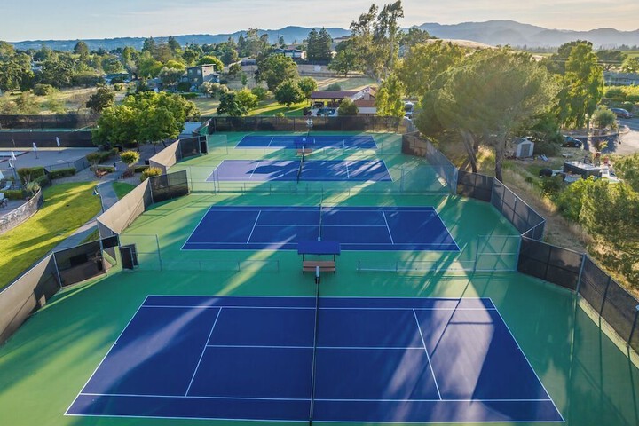 Tennis court
