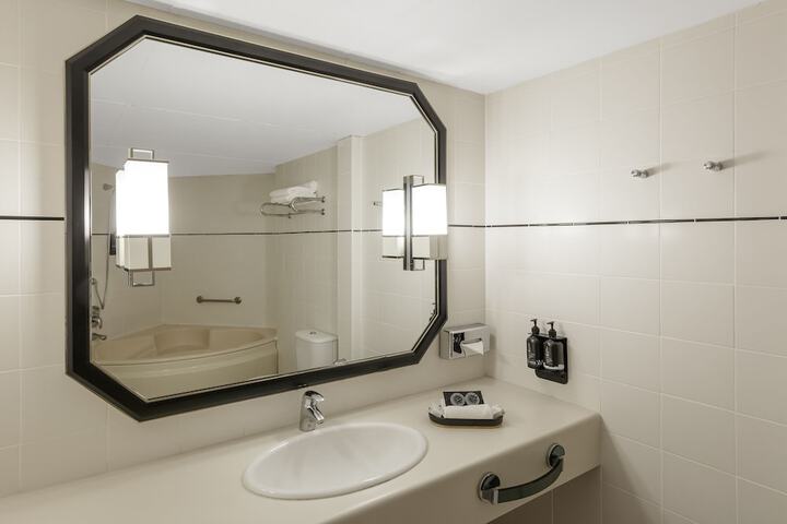 Room 32 of 55