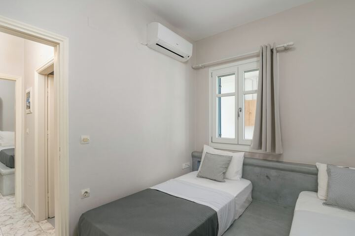 Room 30 of 115