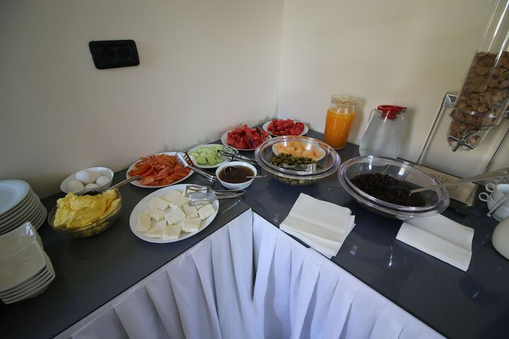 Dining 35 of 47