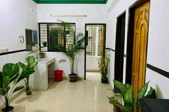 Room 4 of 6