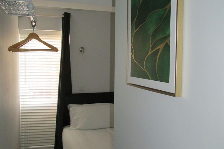 Room 9 of 23
