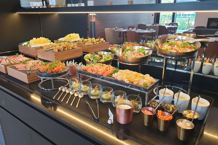 Breakfast/Coffee Service 92 of 181