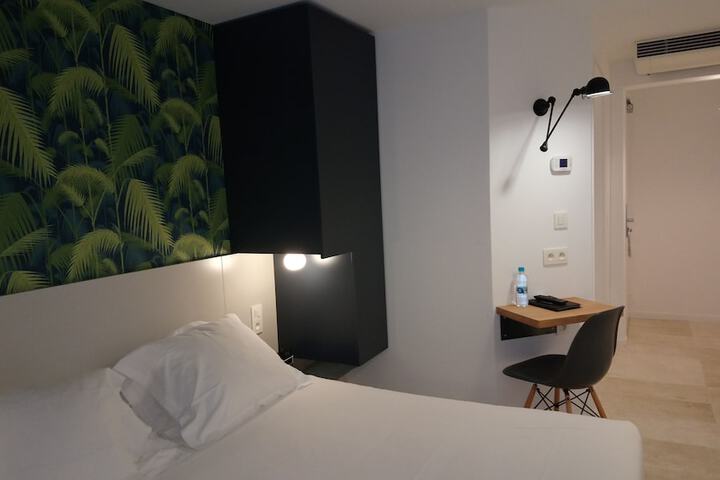 Room 11 of 71