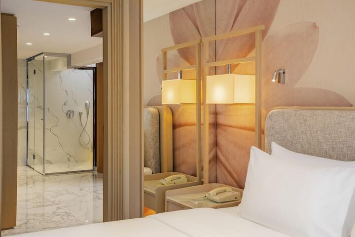 Room 48 of 119