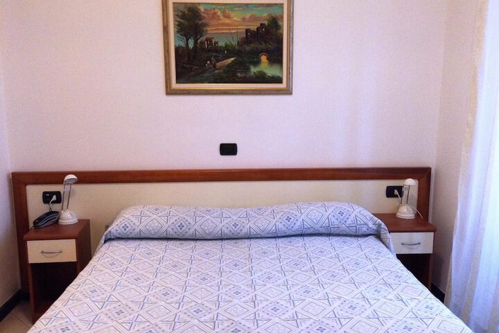 Room 15 of 35