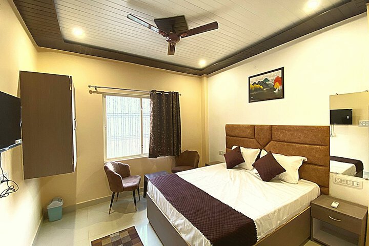 Room 3 of 17