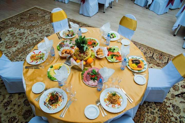 Dining 24 of 28