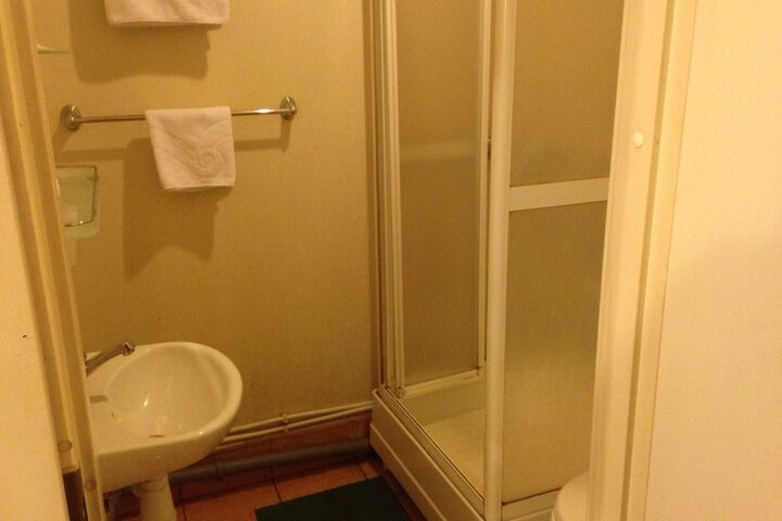 Room 15 of 19