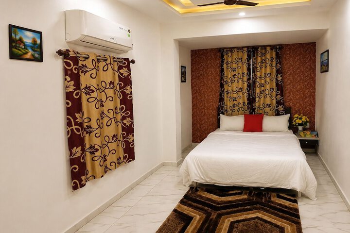 Room 9 of 17