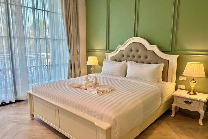 Room 2 of 18