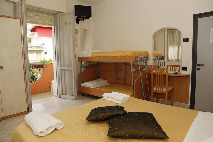 Room 12 of 43