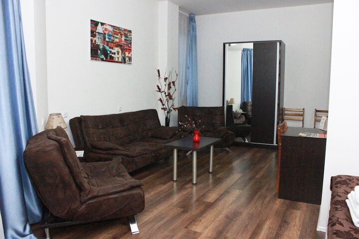 Room 13 of 66