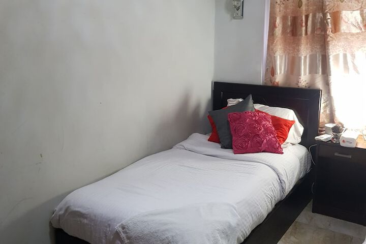 Room 11 of 38