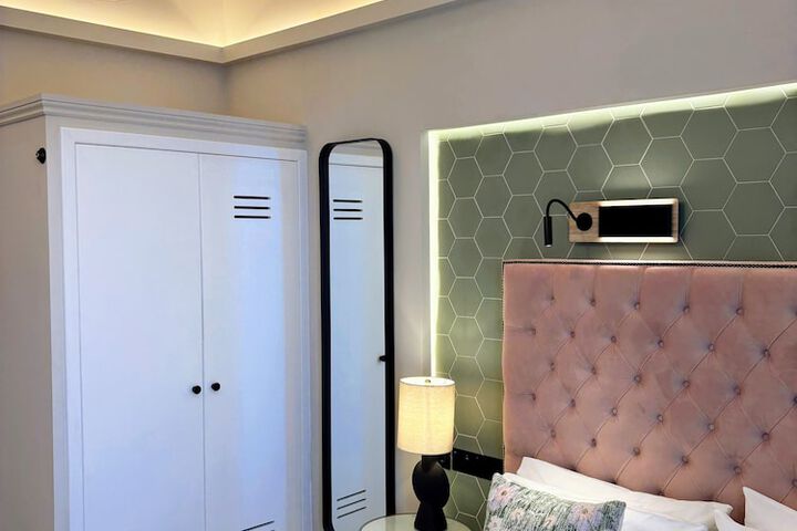 Room 40 of 85