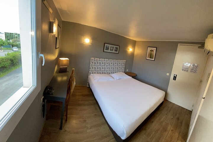 Room 14 of 36