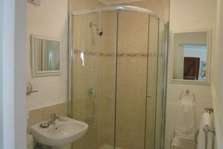 Room 2 of 22