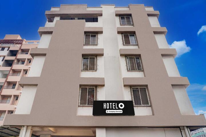 Super Hotel O Mundhwa Chowk Seasons Mall