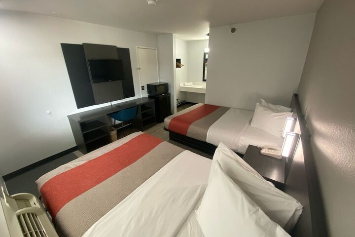 Room 17 of 51
