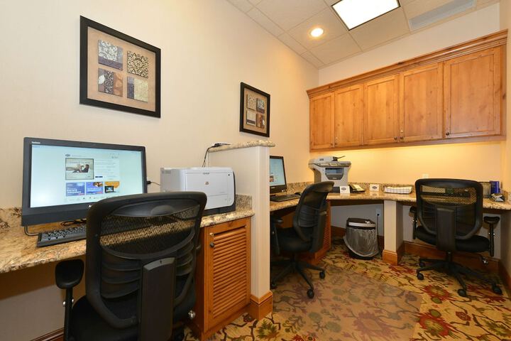 Business Center 68 of 75