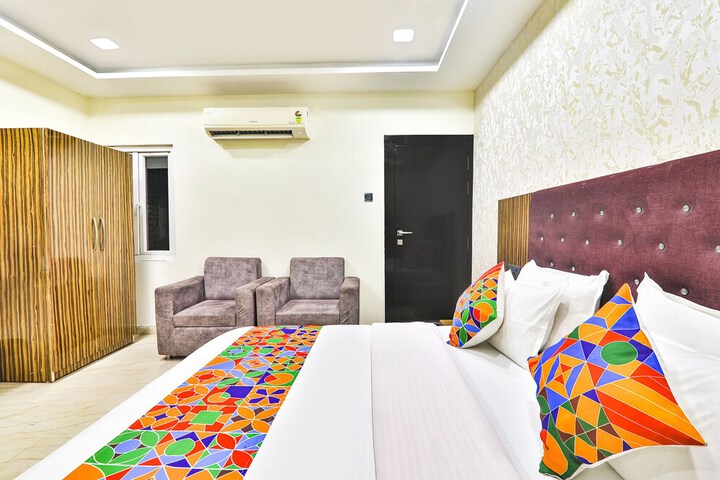 Room 9 of 26