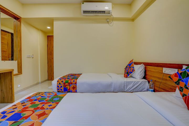 Room 16 of 33