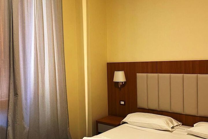 Room 14 of 162