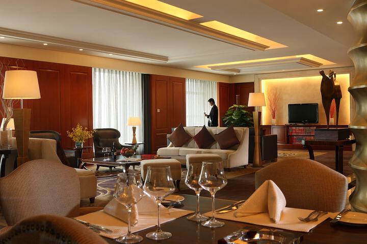 Room 2 of 120