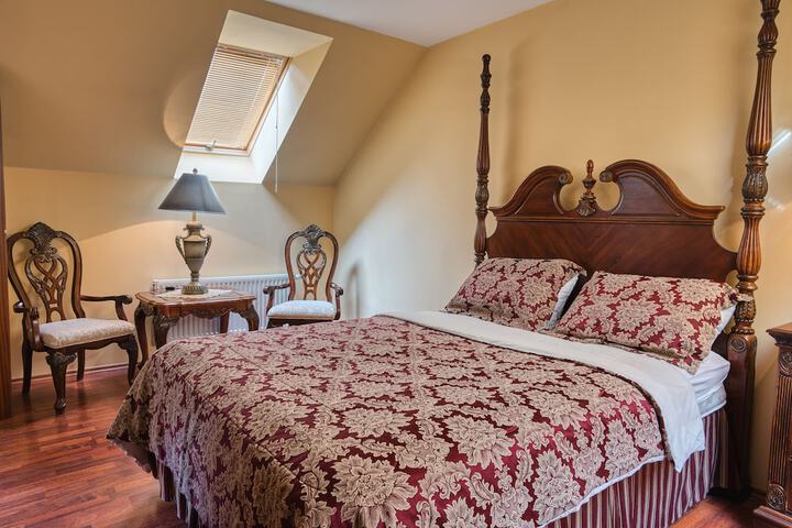 Room 10 of 38