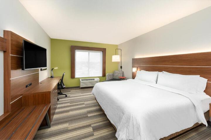 Standard Room, King or Two Doubles (5 of 5)