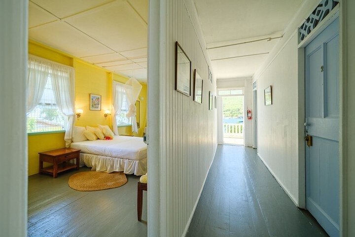 Ballroom/Hall 24 of 32