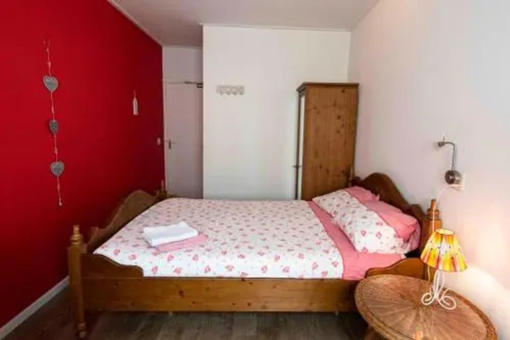 Room 6 of 14