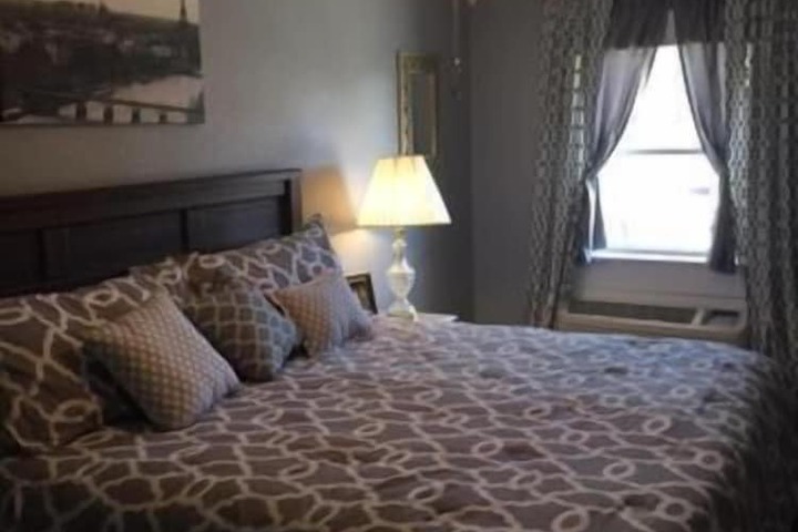 Room 7 of 18