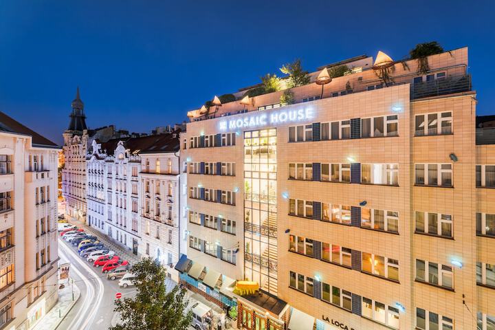 Hotel 75 of 76