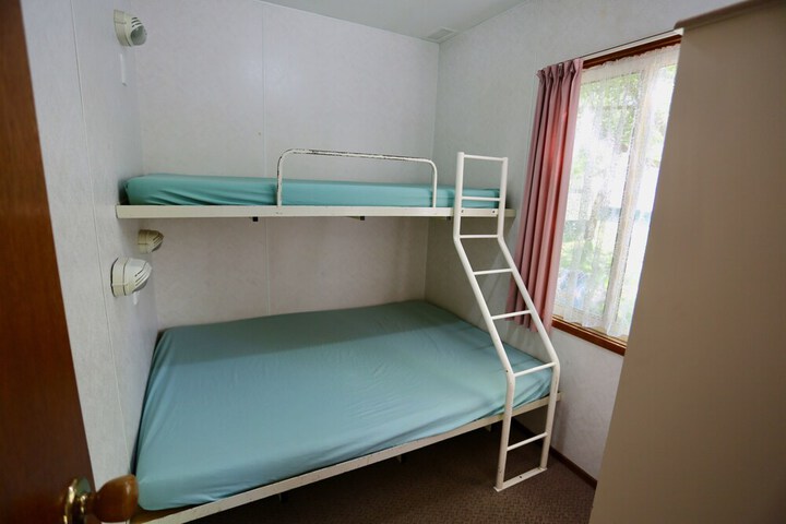Room 6 of 53