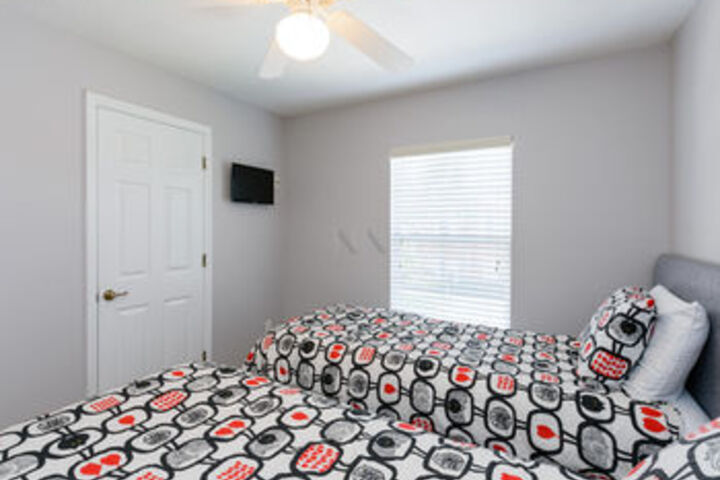Room 185 of 687
