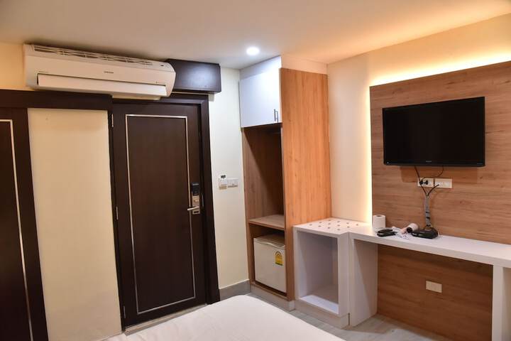 Room 12 of 41