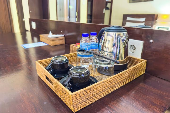 Breakfast/Coffee Service 28 of 49