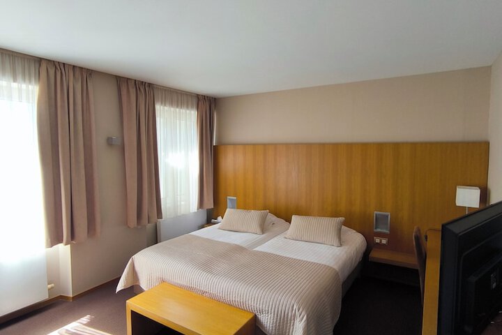 Room 18 of 52