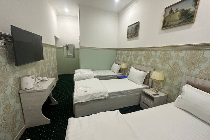 Room 10 of 24