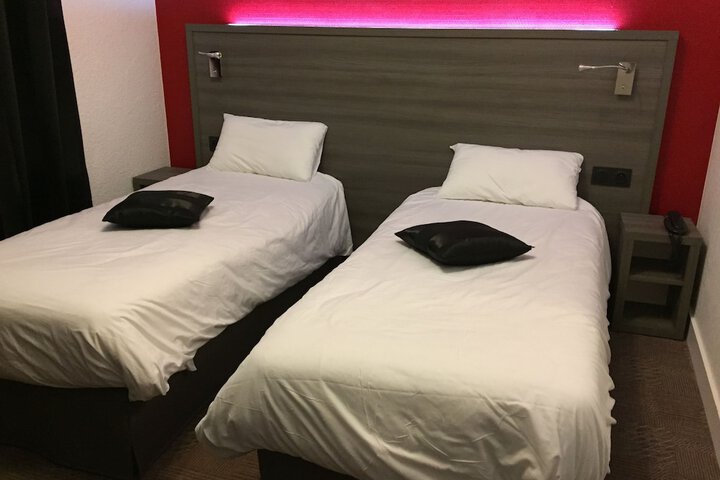 Room 12 of 64