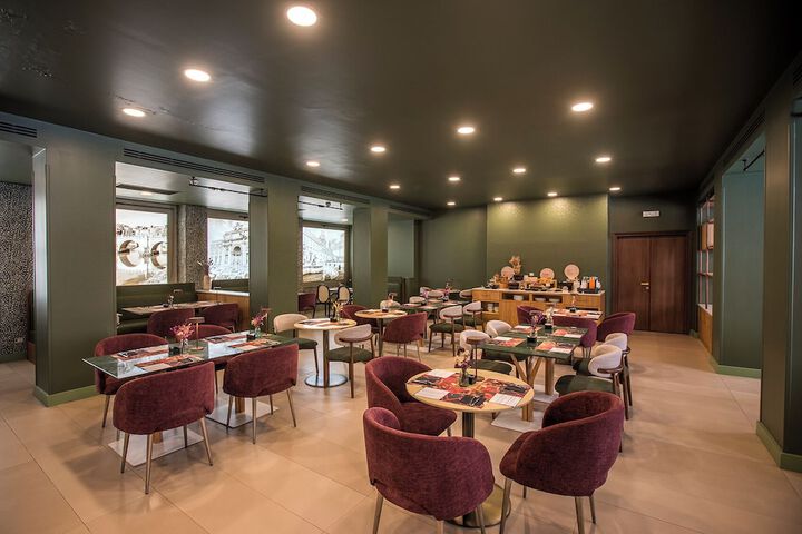 Dining 113 of 136