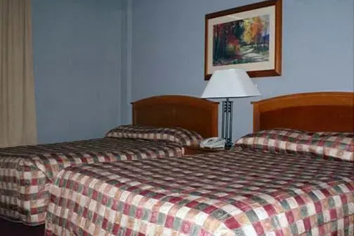 Room 6 of 18