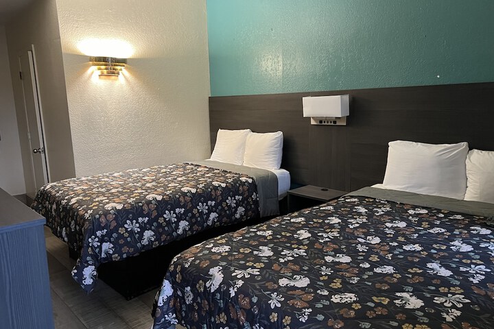 Room 15 of 35