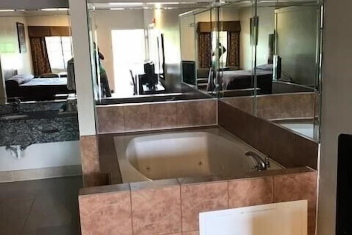 Room 9 of 21