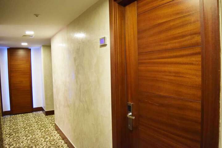Ballroom/Hall 34 of 38
