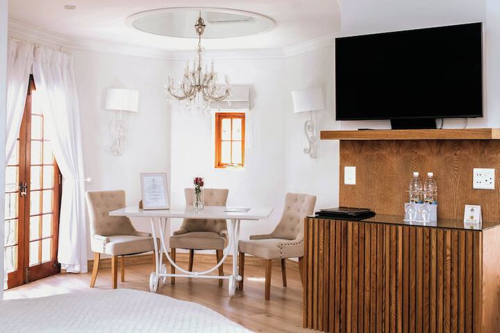 Room 3 of 92