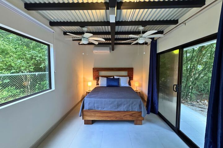 Room 65 of 193